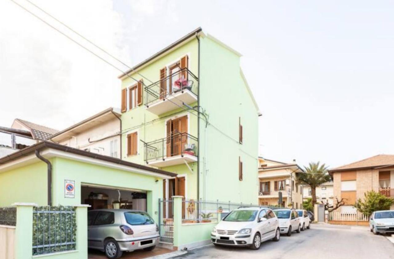 Casa Lilly Apartment Porto Sant'Elpidio Ngoại thất bức ảnh